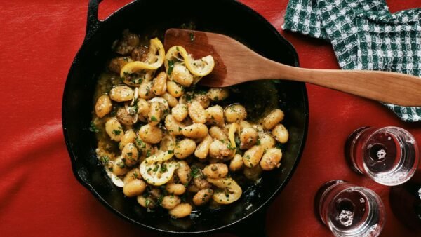 Crispy Gnocchi Piccata: A Bold 1-Pan Meatless Dinner