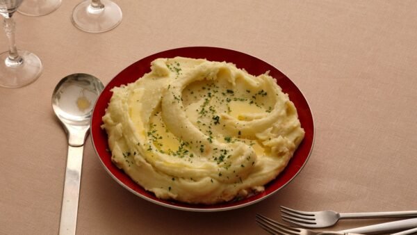 The Secret to Ultimate Roasted Garlic Mashed Potatoes
