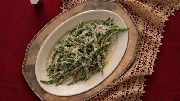Elevate Green Beans with Garlic Parmesan Vinaigrette