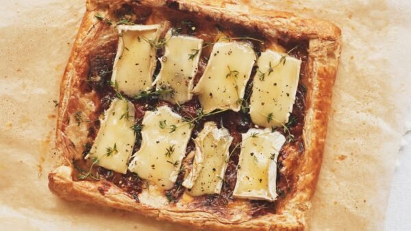 This 5-Minute Jammy Brie Galette Redefines Easy Hosting