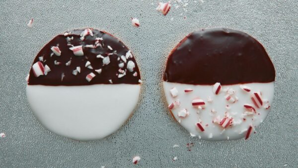 The Secret to Flawless Peppermint Black-and-White Glaze
