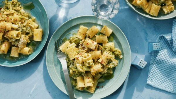 Smashed Broccoli Pasta: Bold Flavor on a Tight Budget