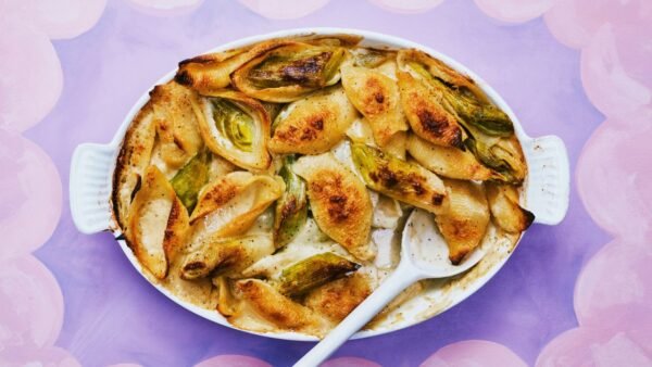 Sharp Cheddar & Leek Pasta: The Ultimate Spring Bake