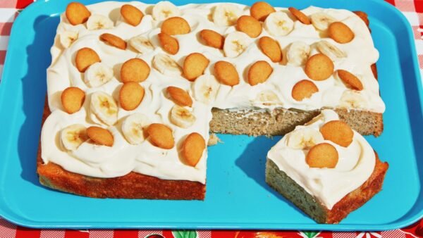 Banana Pudding Cake: The Secret Is Banana Peels